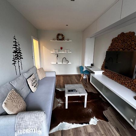 We Apartment - Close To The Center & City View, Self Check-In 24H Banská Bystrica Dış mekan fotoğraf