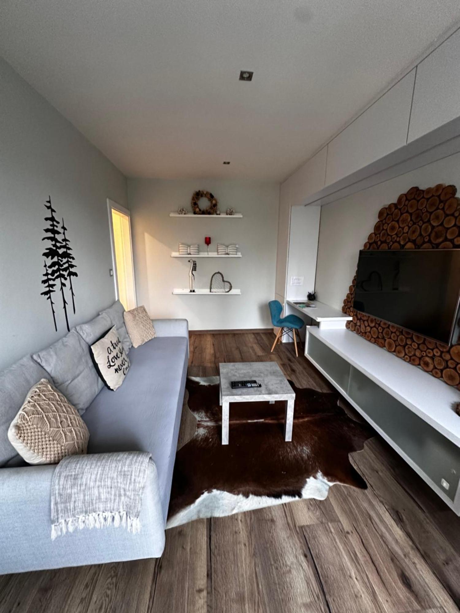 We Apartment - Close To The Center & City View, Self Check-In 24H Banská Bystrica Dış mekan fotoğraf