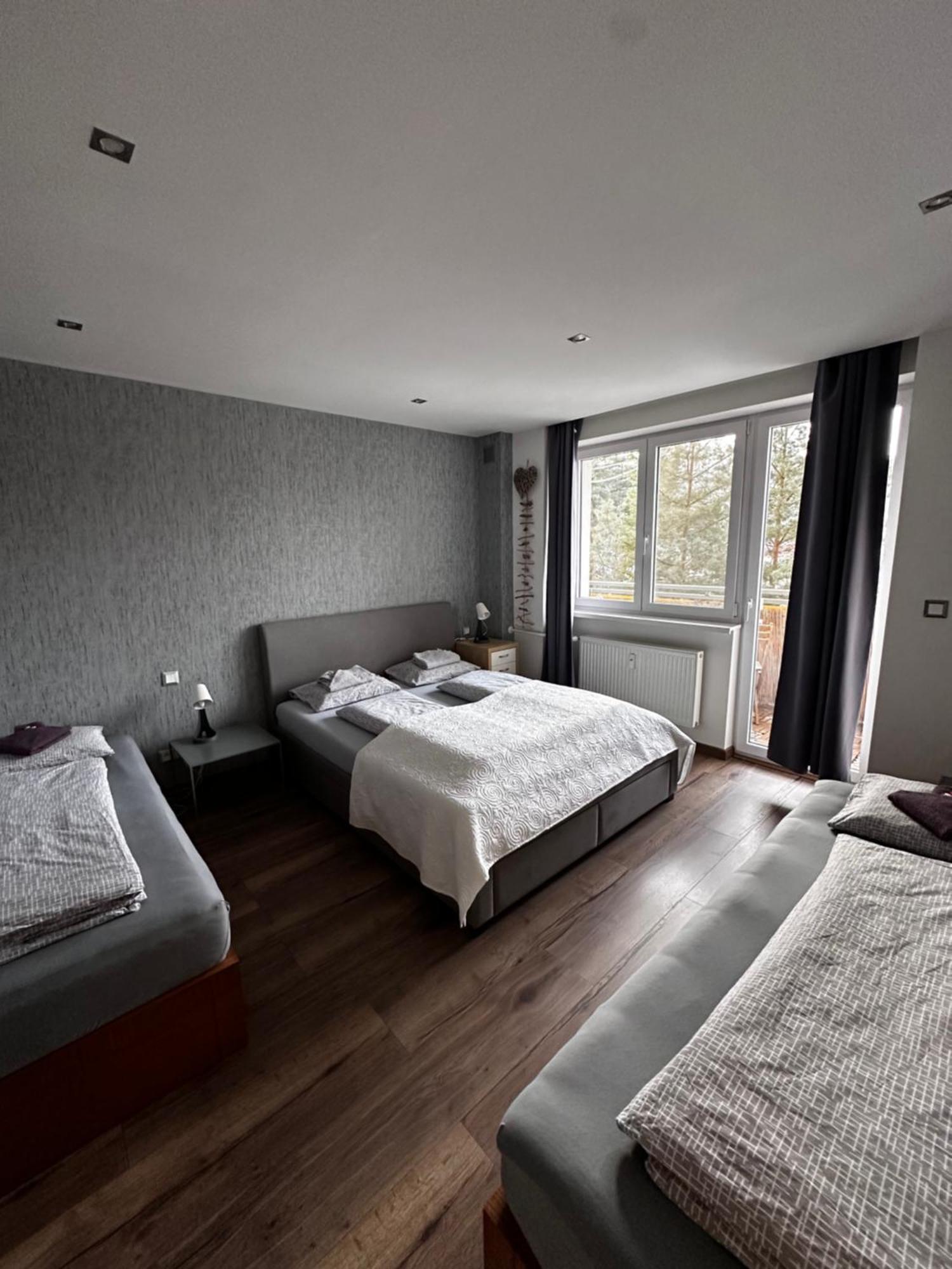 We Apartment - Close To The Center & City View, Self Check-In 24H Banská Bystrica Dış mekan fotoğraf